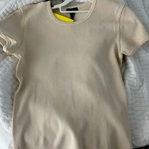 MARC JACOBS XL TAN SHORT SLEEVED RIBBED TOP, NWT